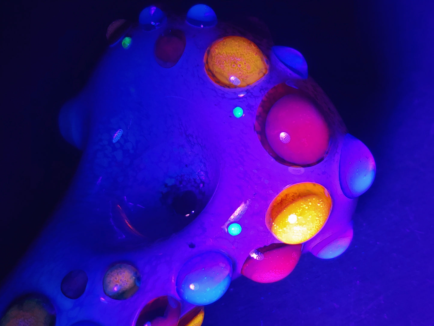 UV Glow Glass Pipe | Color Changing |