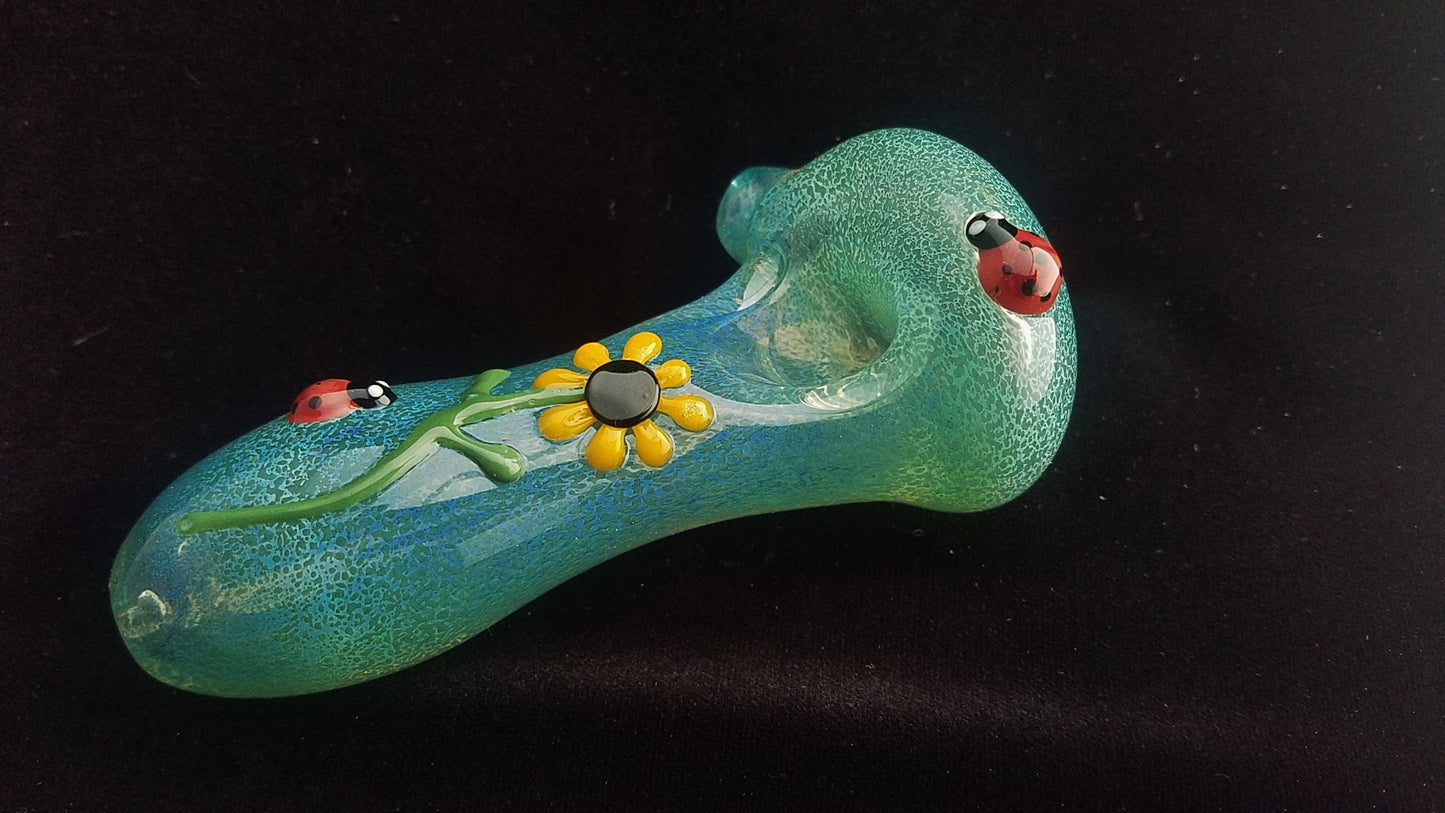 Glass Daisy & Ladybugs Pipe