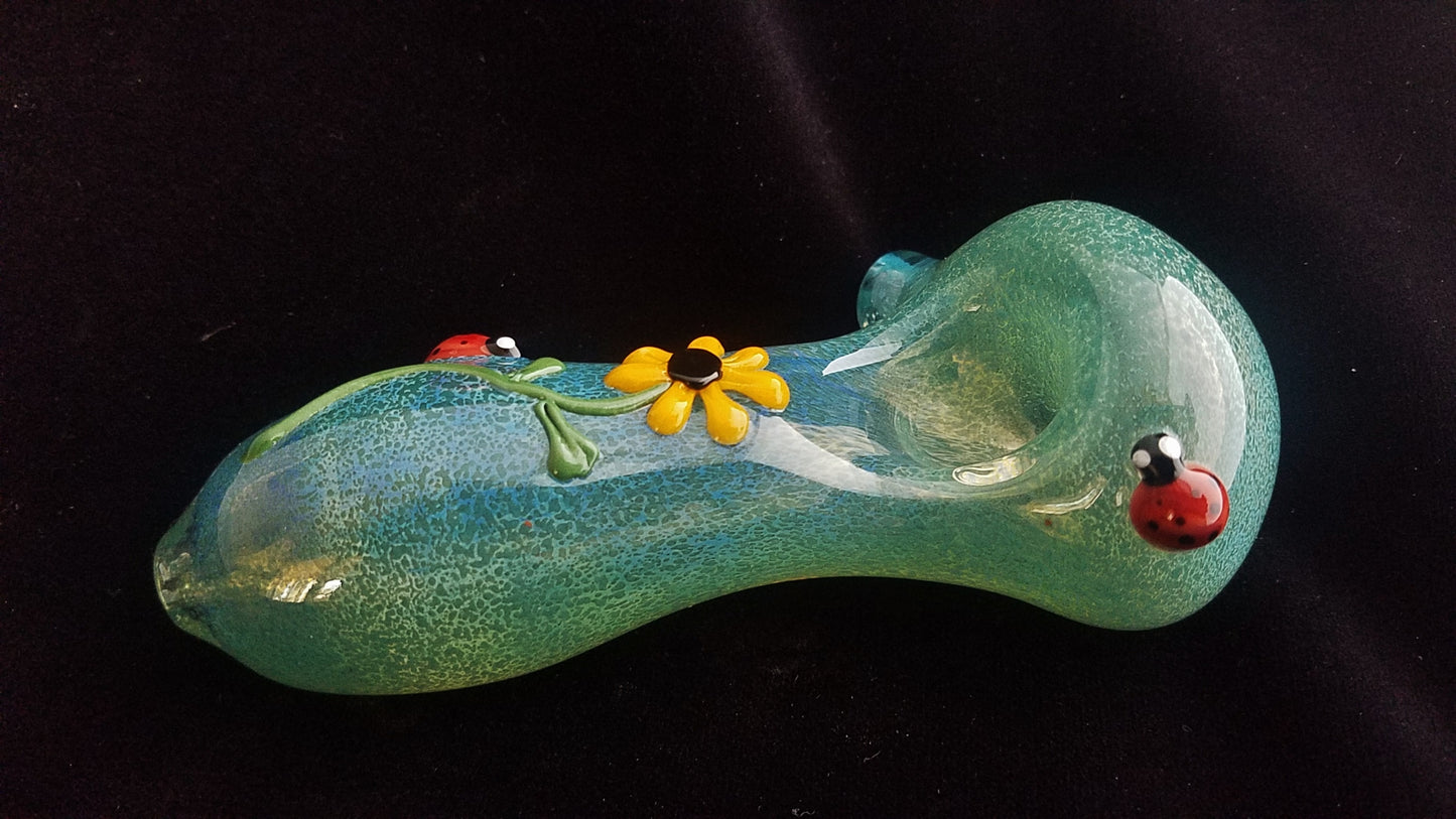 Glass Daisy & Ladybugs Pipe