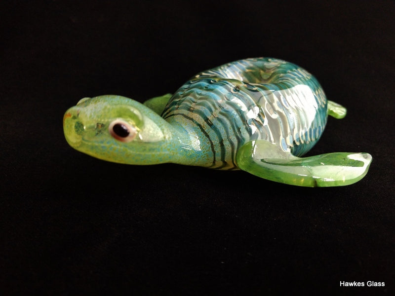 Colorful Sea Turtle Pipe | Blue-Green