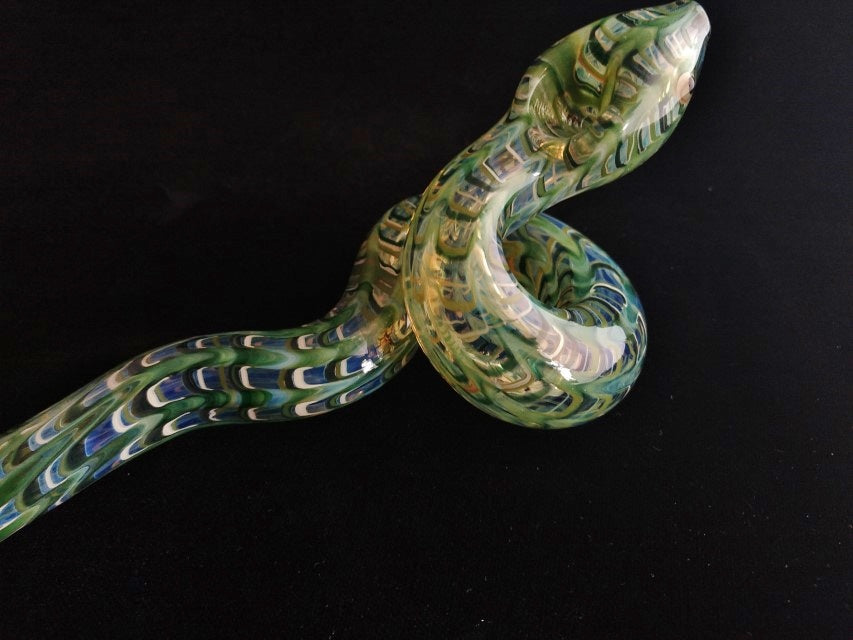 Color Changing Glass Snake Pipe (Green/Gold)