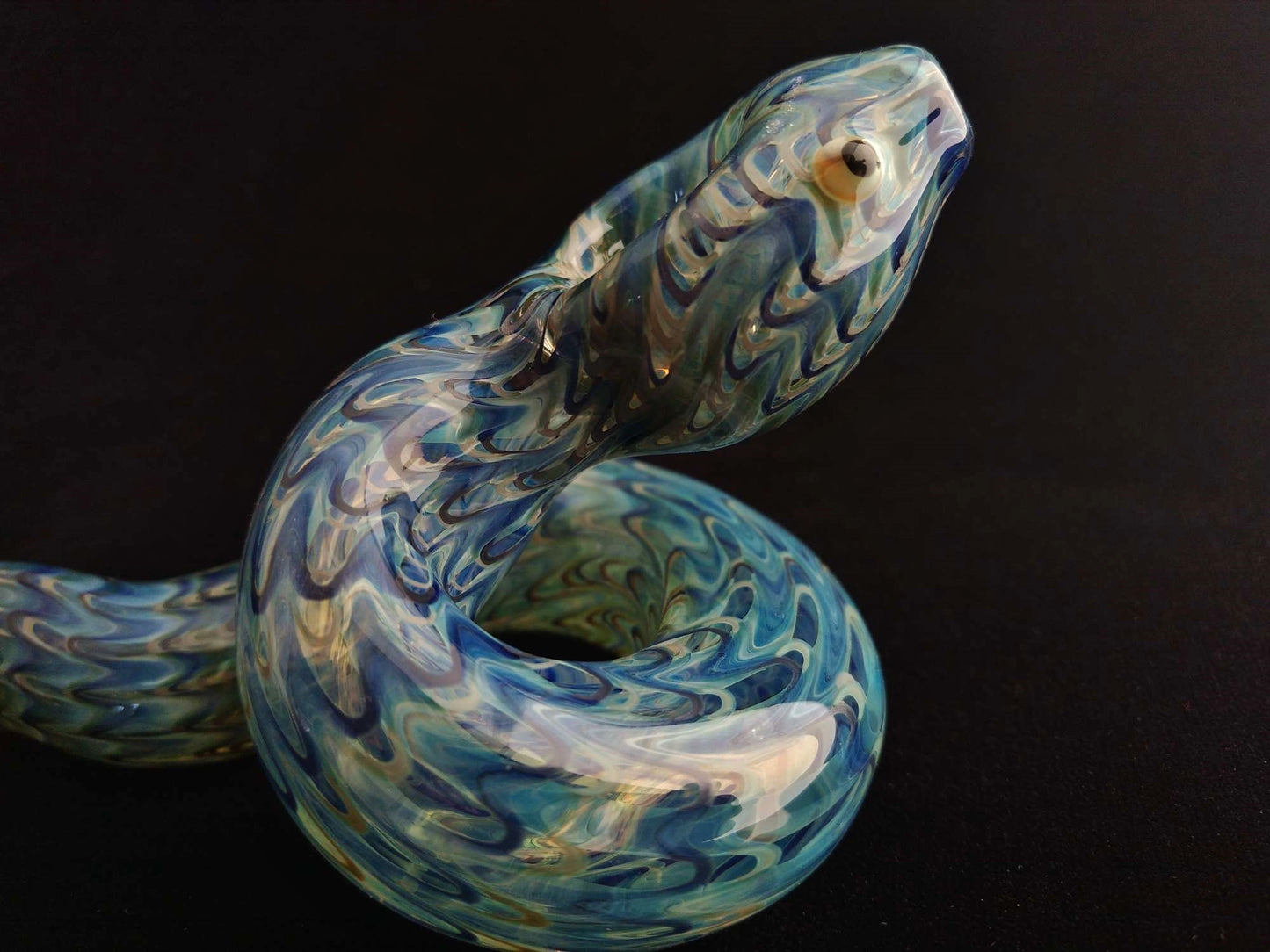 Color Changing Glass Snake Pipe (Blue)
