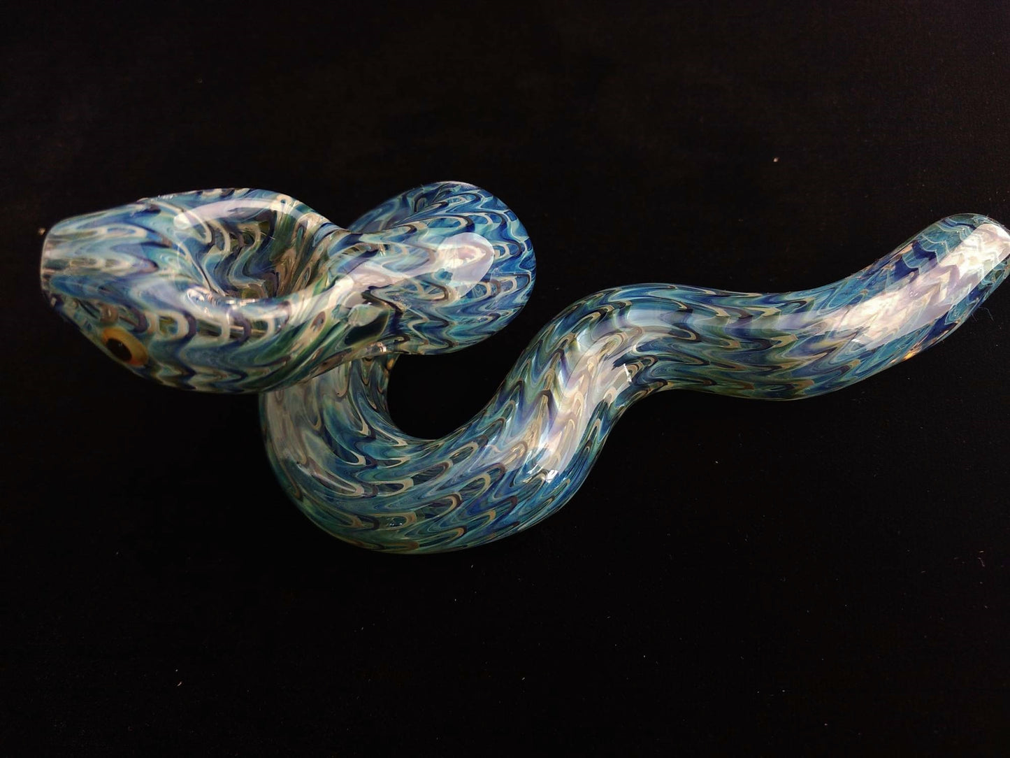 Color Changing Glass Snake Pipe (Blue)