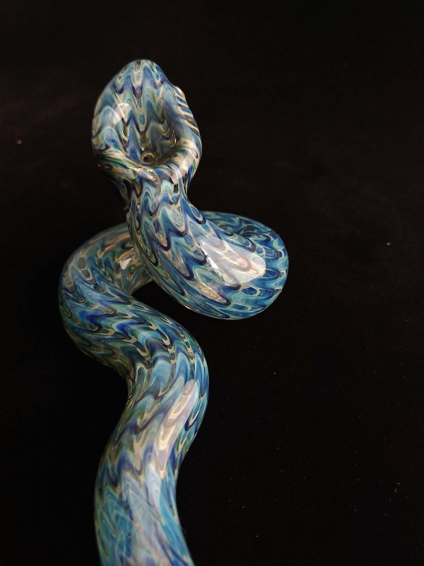 Color Changing Glass Snake Pipe (Blue)