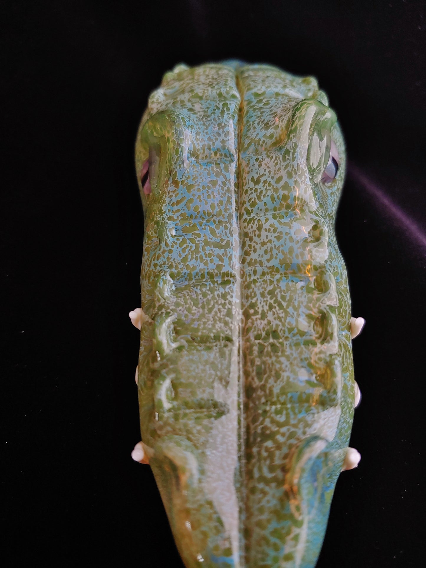 Color Changing Glass Gator Pipe