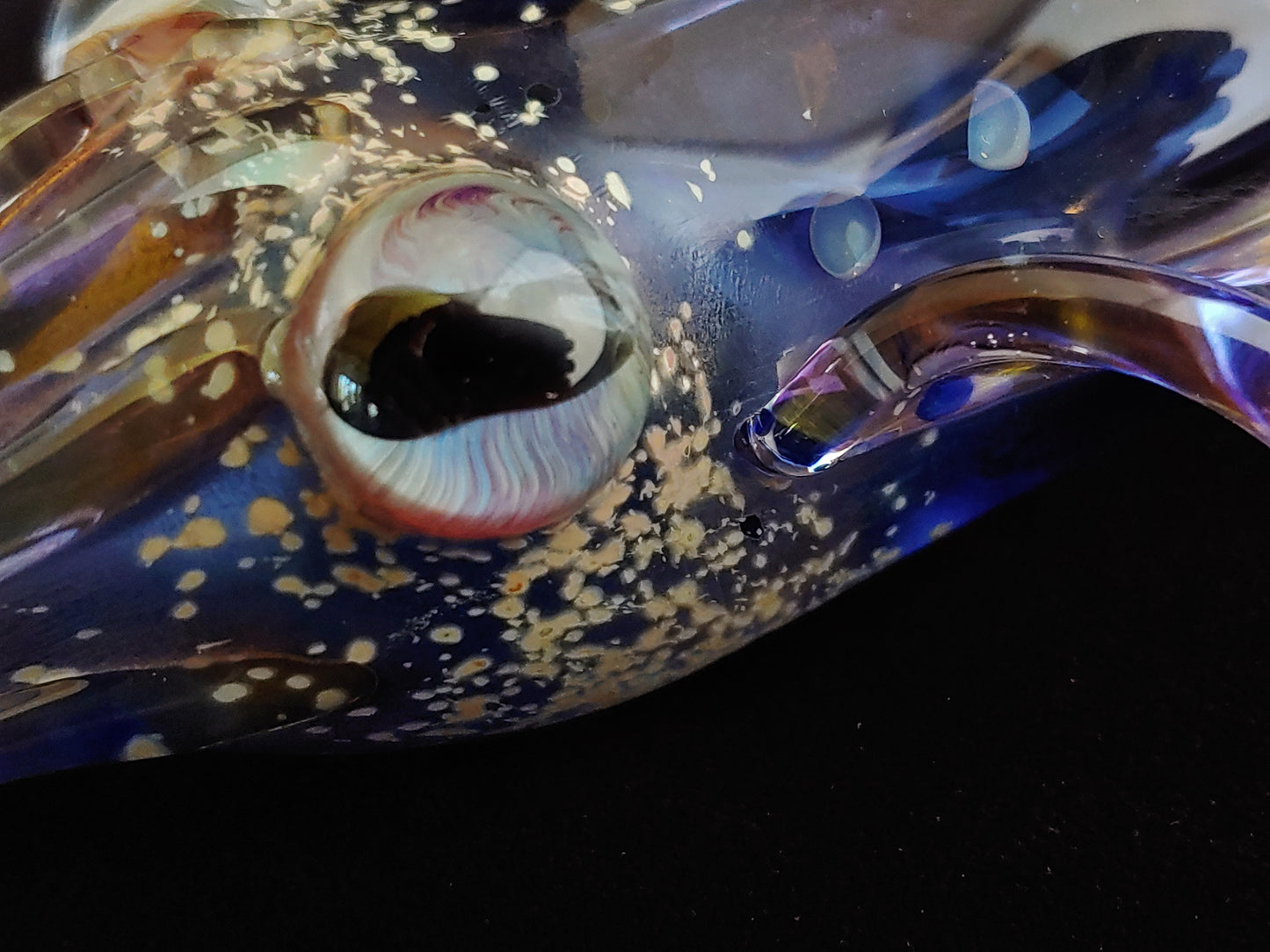 Glass Cuttlefish Pipe (UV Glow)