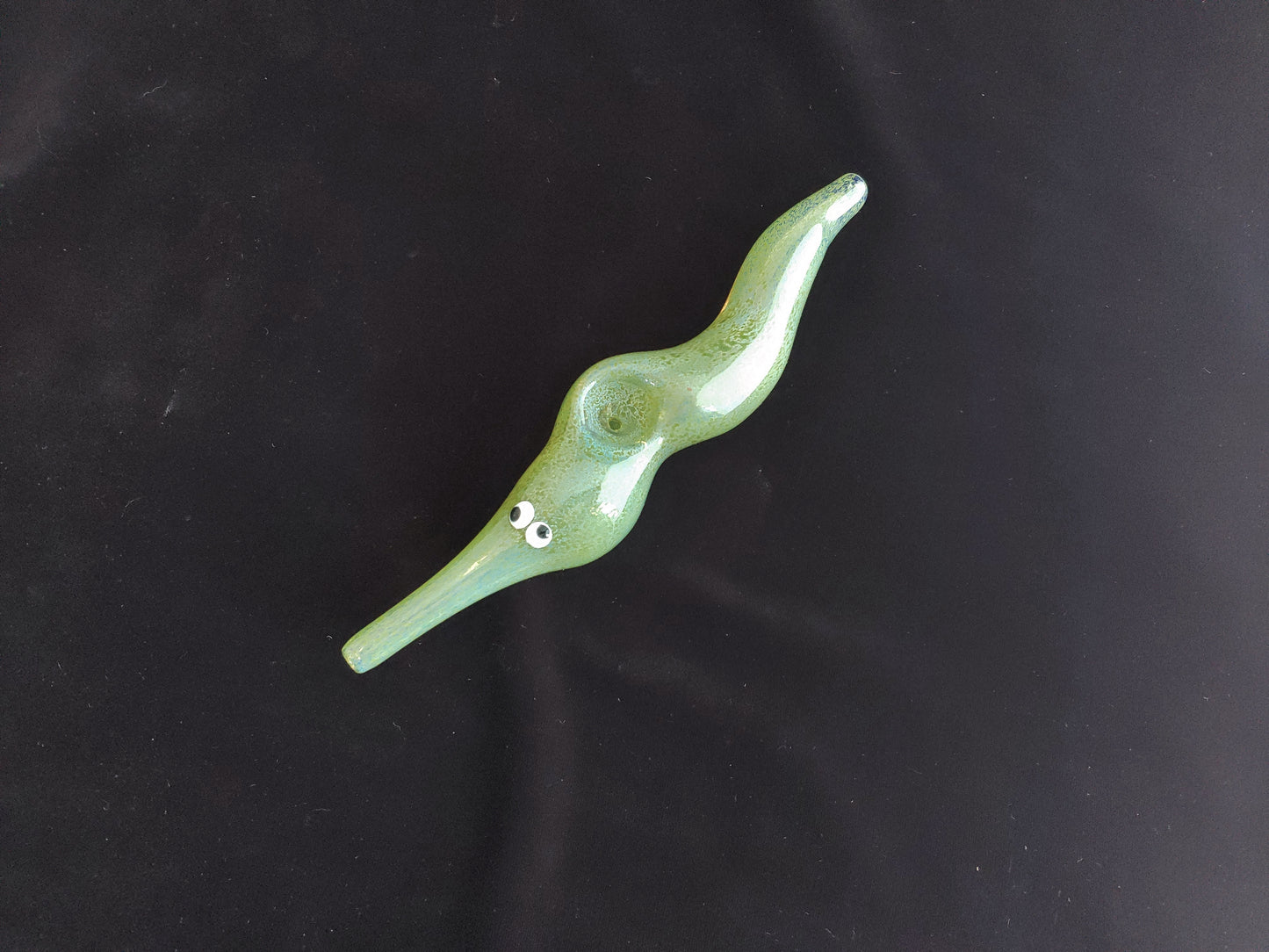 Glass Magic Worm Pipe (Green Version)