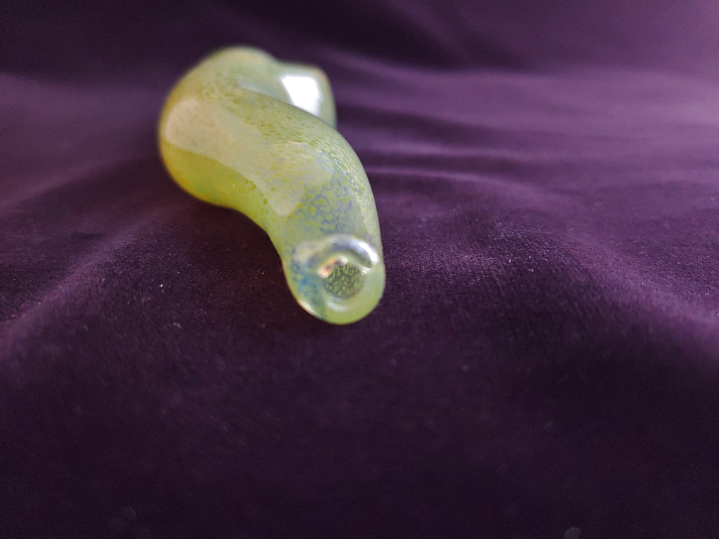 Glass Magic Worm Pipe (Green Version)