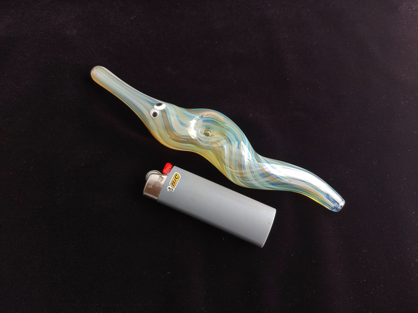 Glass Worm on a String Pipe | UV Glow