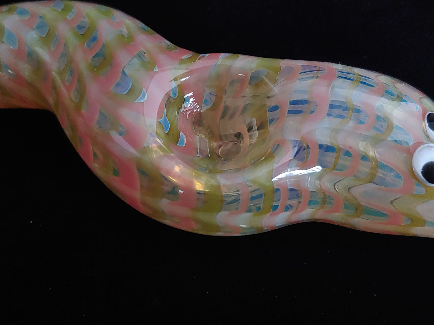 Glass Magic Worm Pipe (Plaid/Striped, Pink-Warm Green)