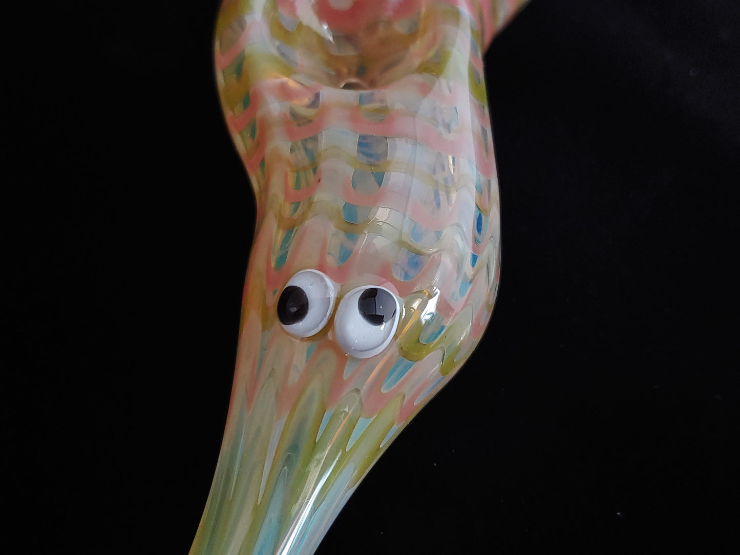 Glass Magic Worm Pipe (Plaid/Striped, Pink-Warm Green)