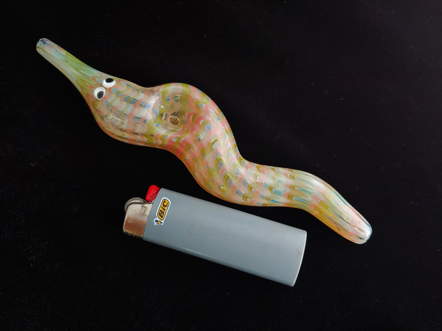 Glass Magic Worm Pipe (Plaid/Striped, Pink-Warm Green)