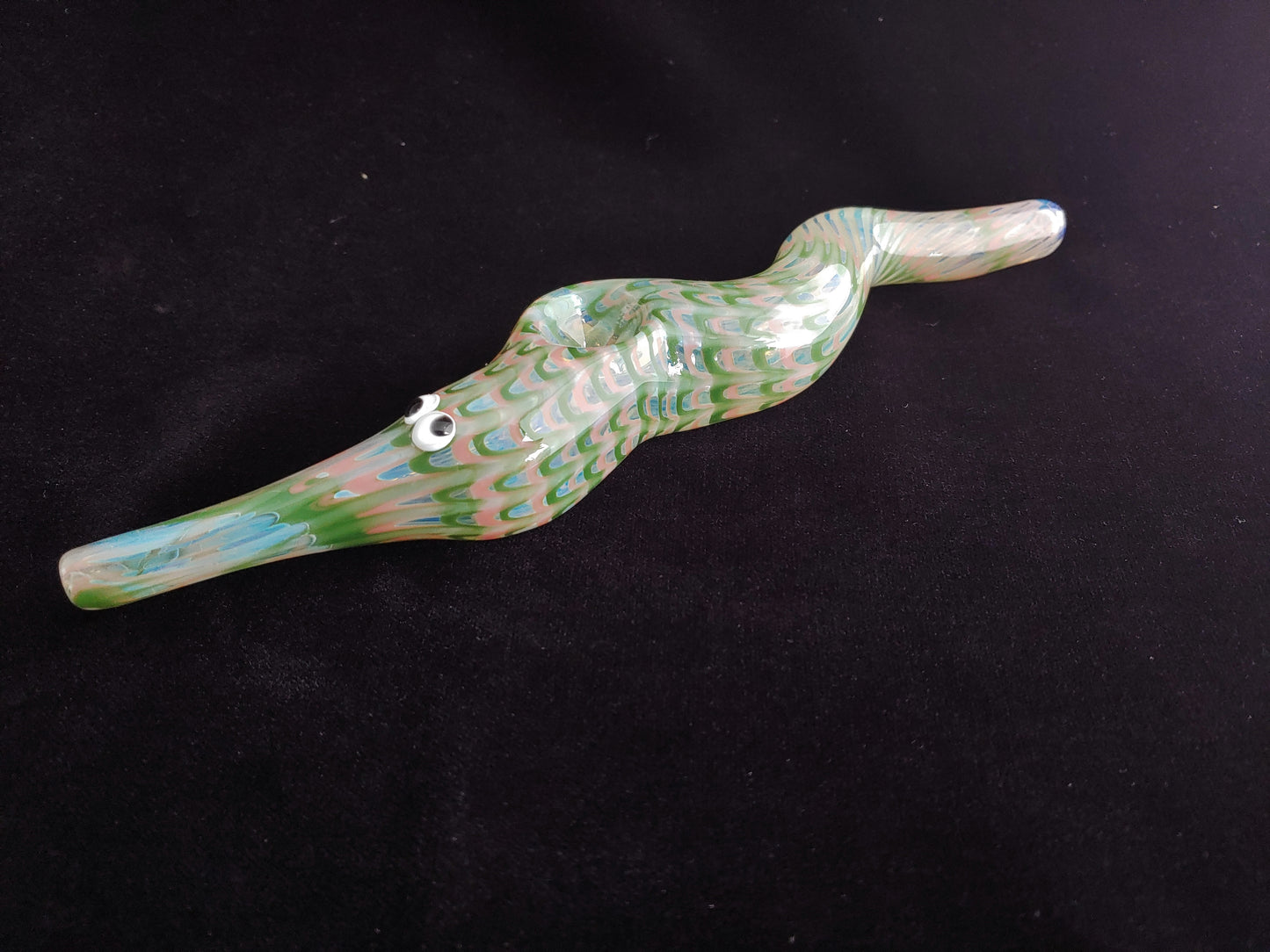Glass Magic Worm Pipe (Plaid/Striped, Pink-Green)