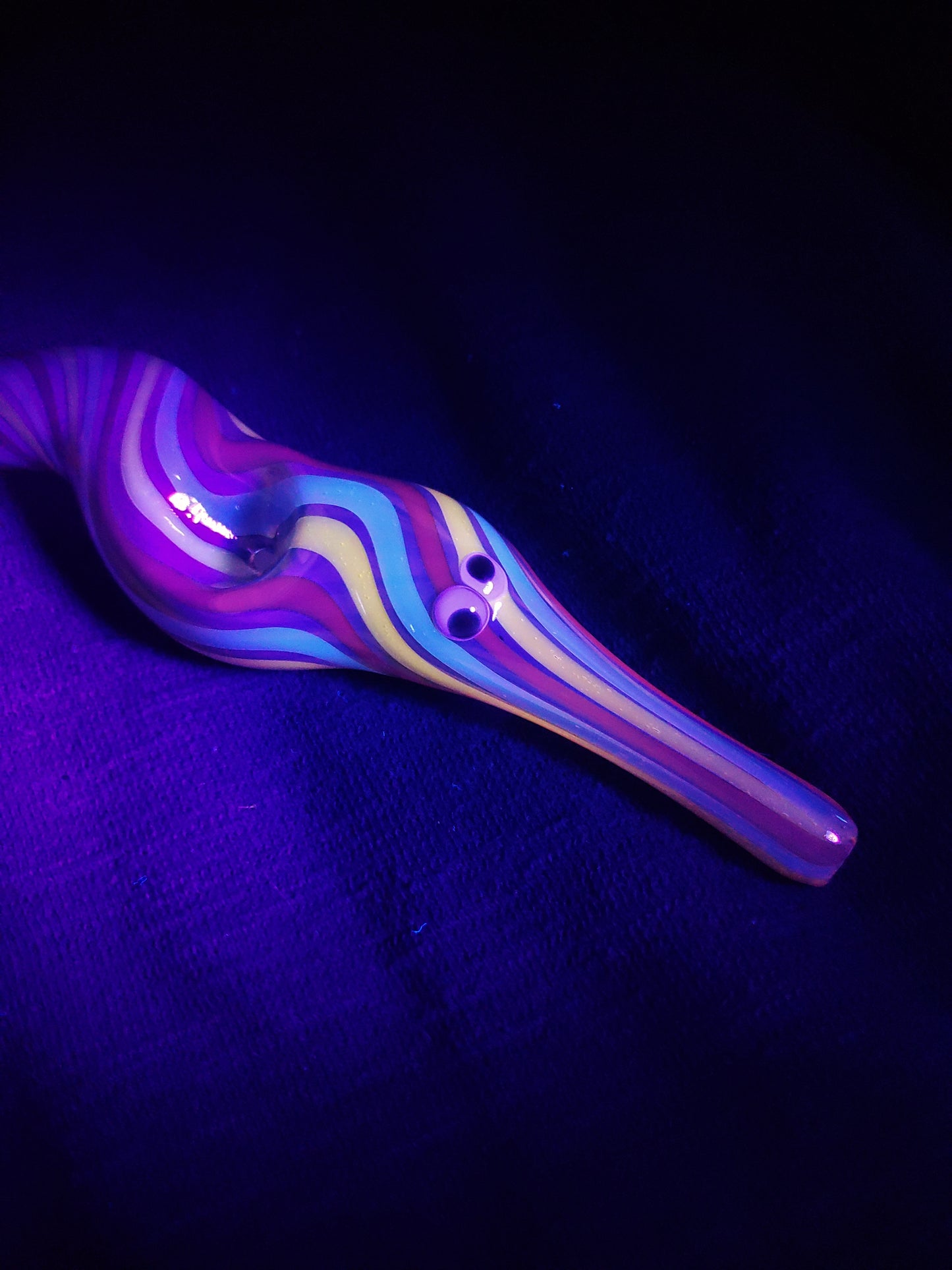 Glass Worm on a String Pipe | UV Glow
