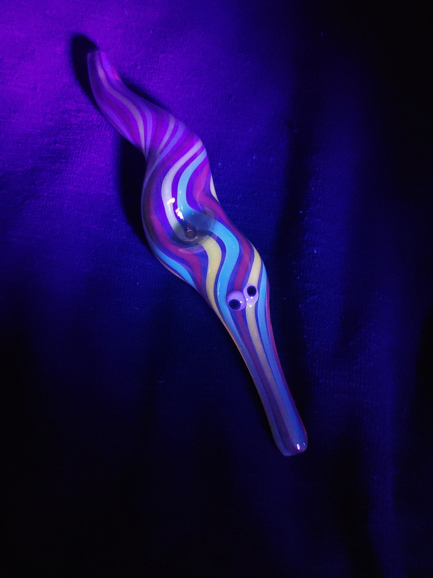 Glass Worm on a String Pipe | UV Glow