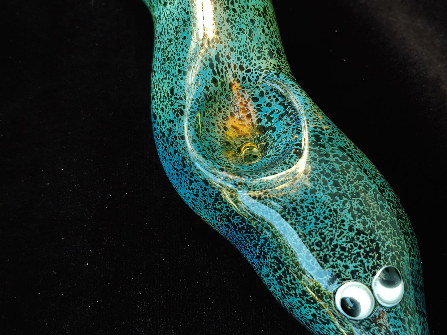 Glass Magic Worm Pipe (Black Version)
