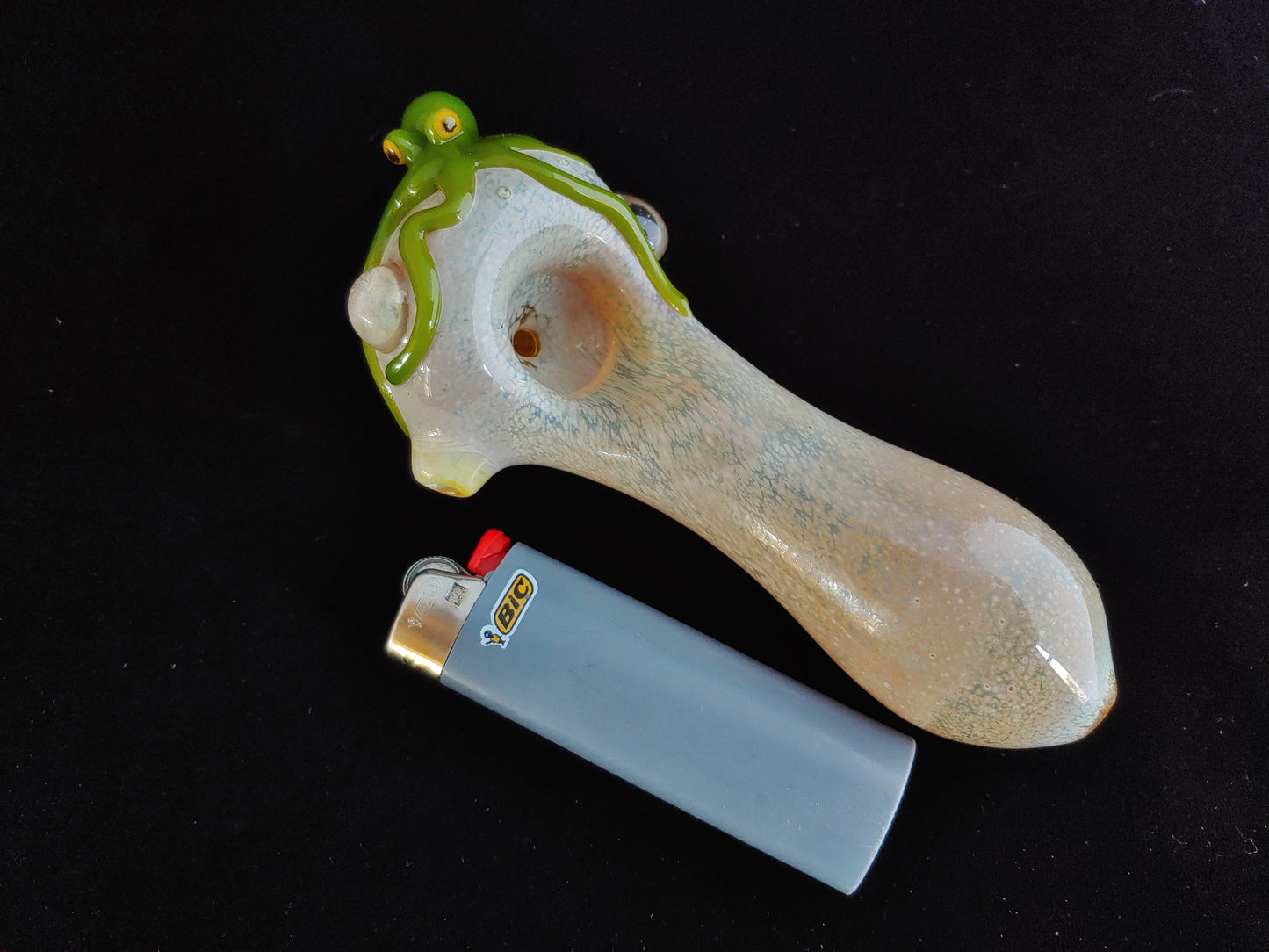 Glass Octopus Pipe | UV Glow