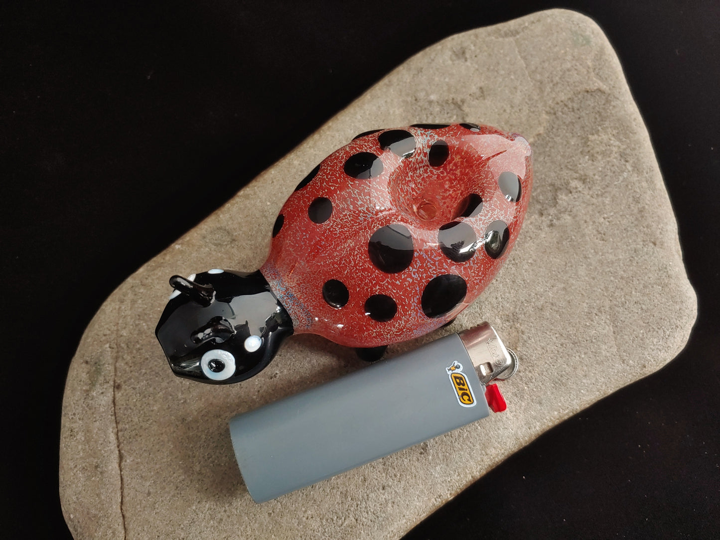 Glass Ladybug Pipe