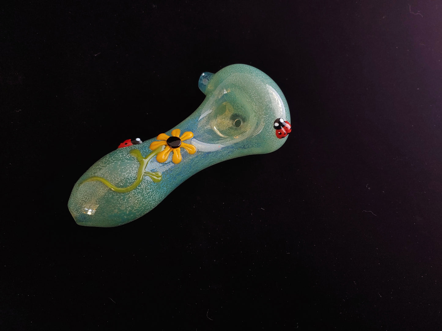 Glass Daisy & Ladybugs Pipe