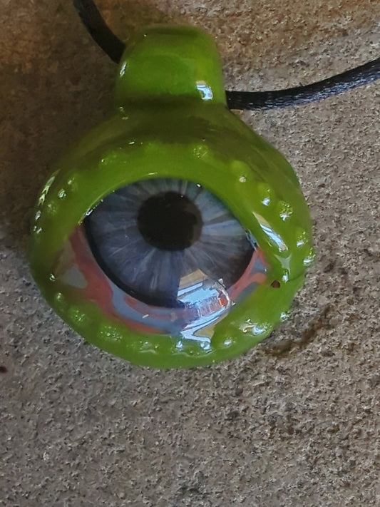 Detailed Glass Eye Pendant - UV Glow