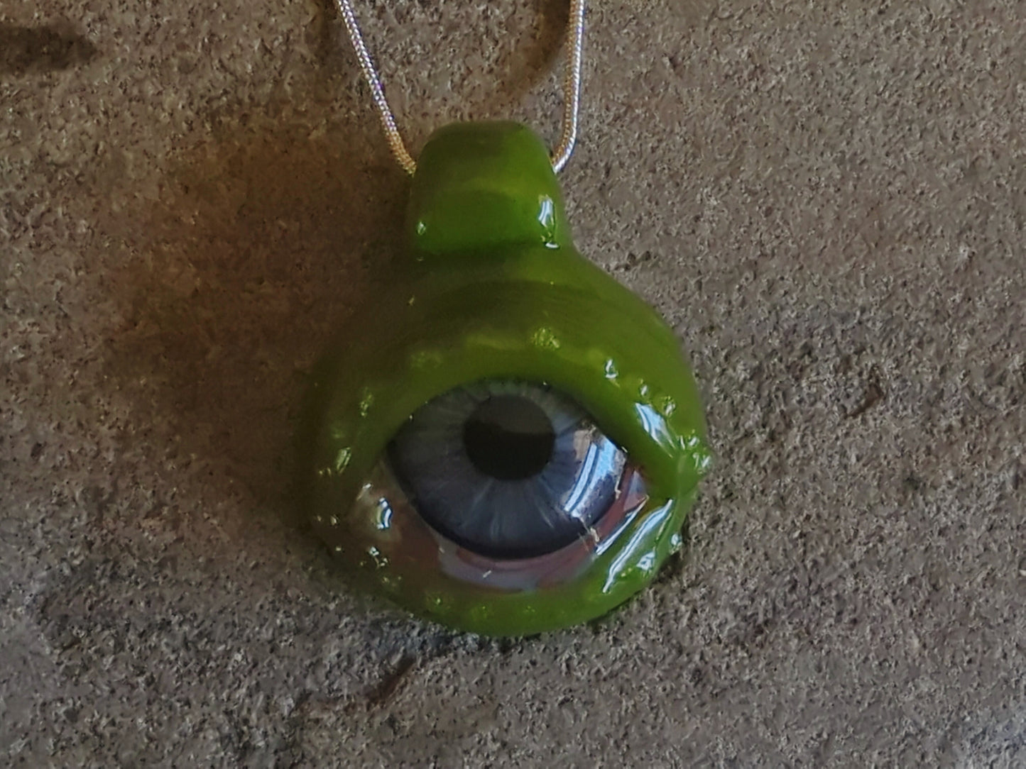 Detailed Glass Eye Pendant - UV Glow