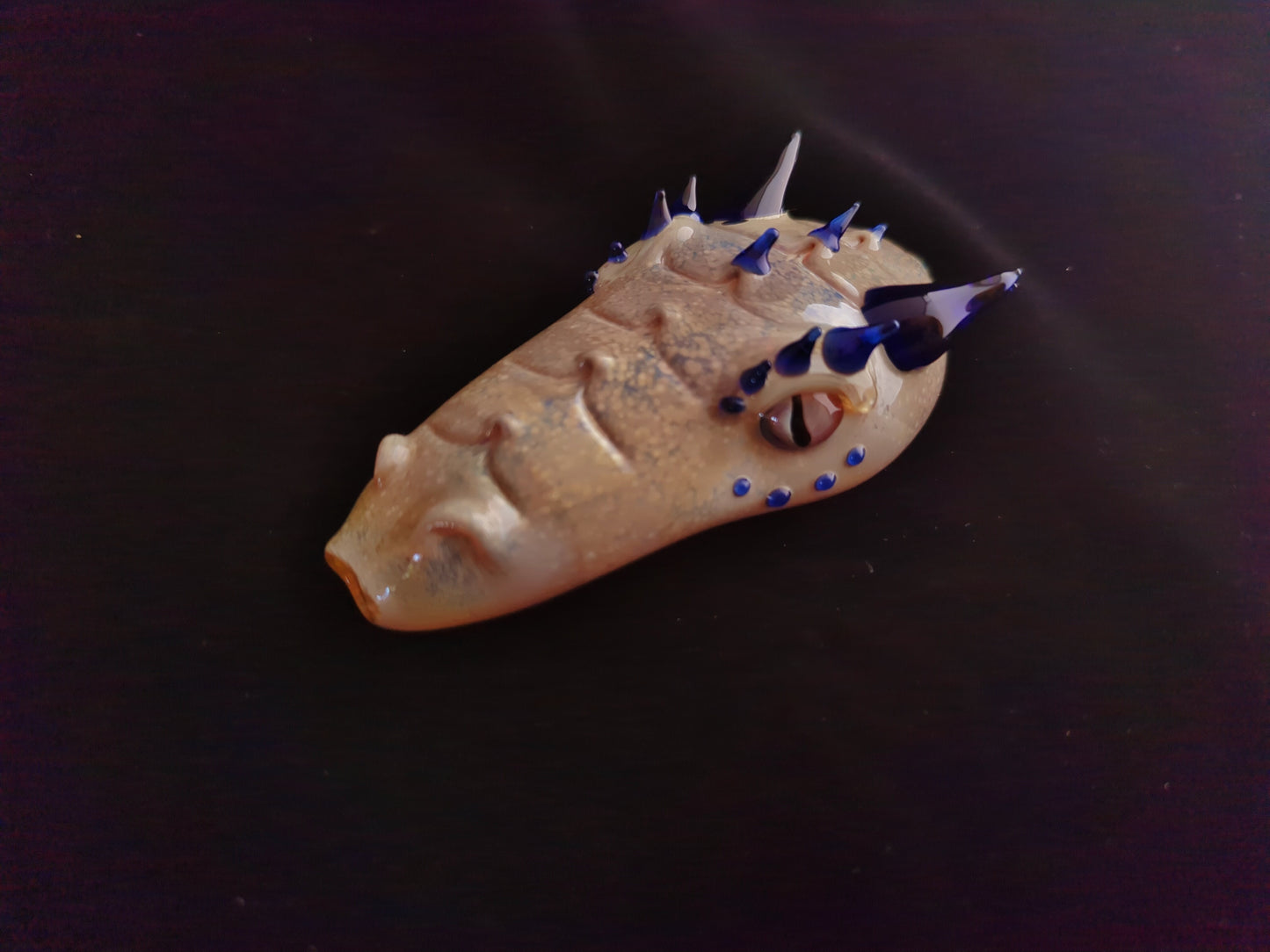 Glass Dragon Head Pipe (Tan)