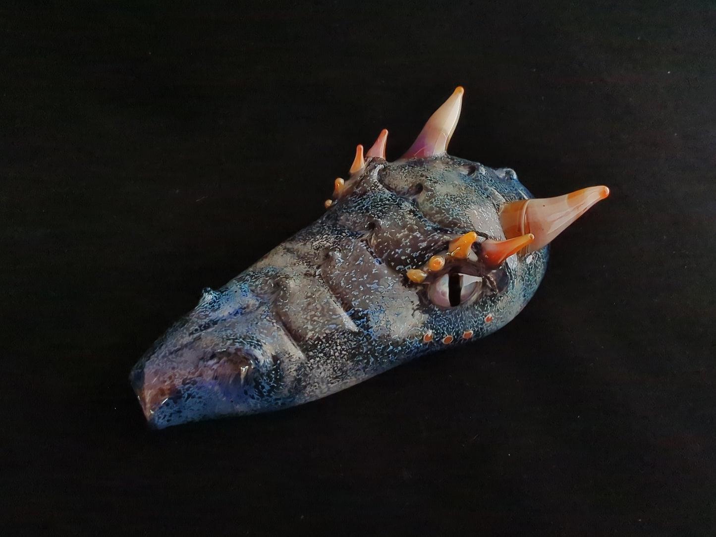 Glass Dragon Head Pipe (Black)