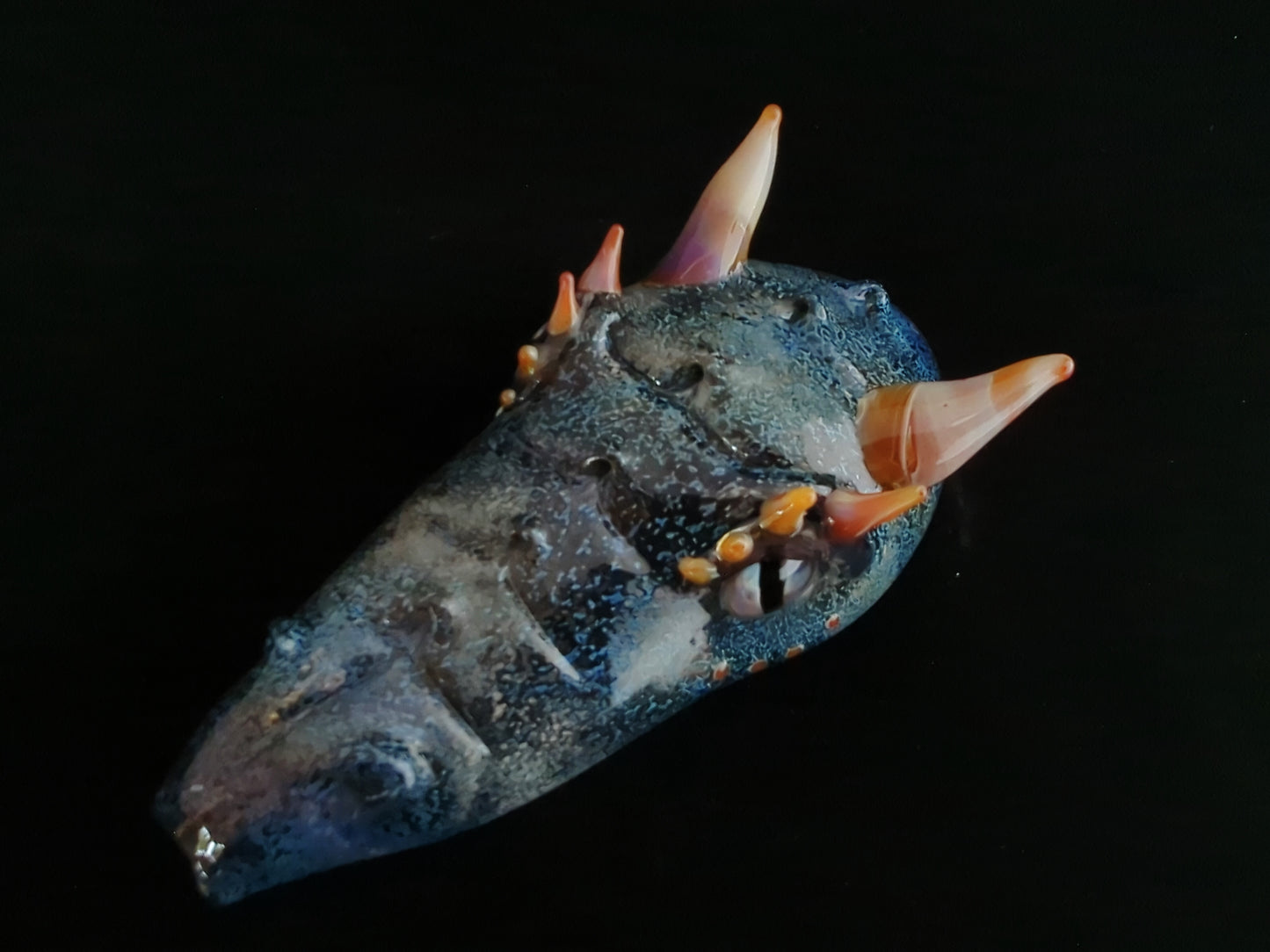 Glass Dragon Head Pipe (Black)
