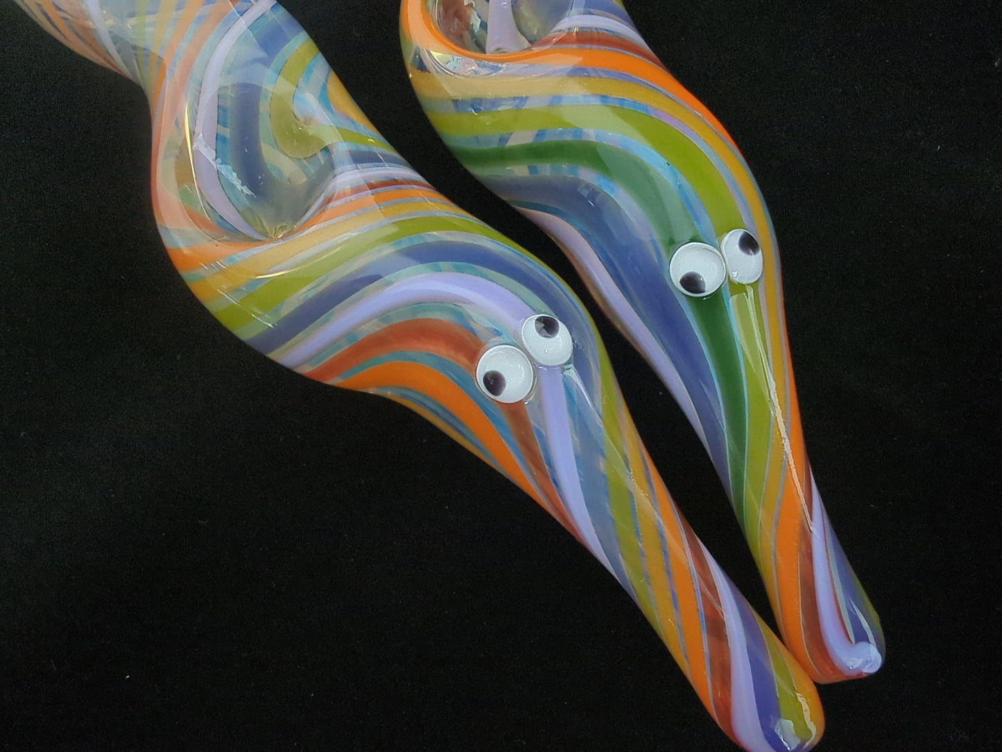 Glass Magic Worm Pipe (Rainbow Version)