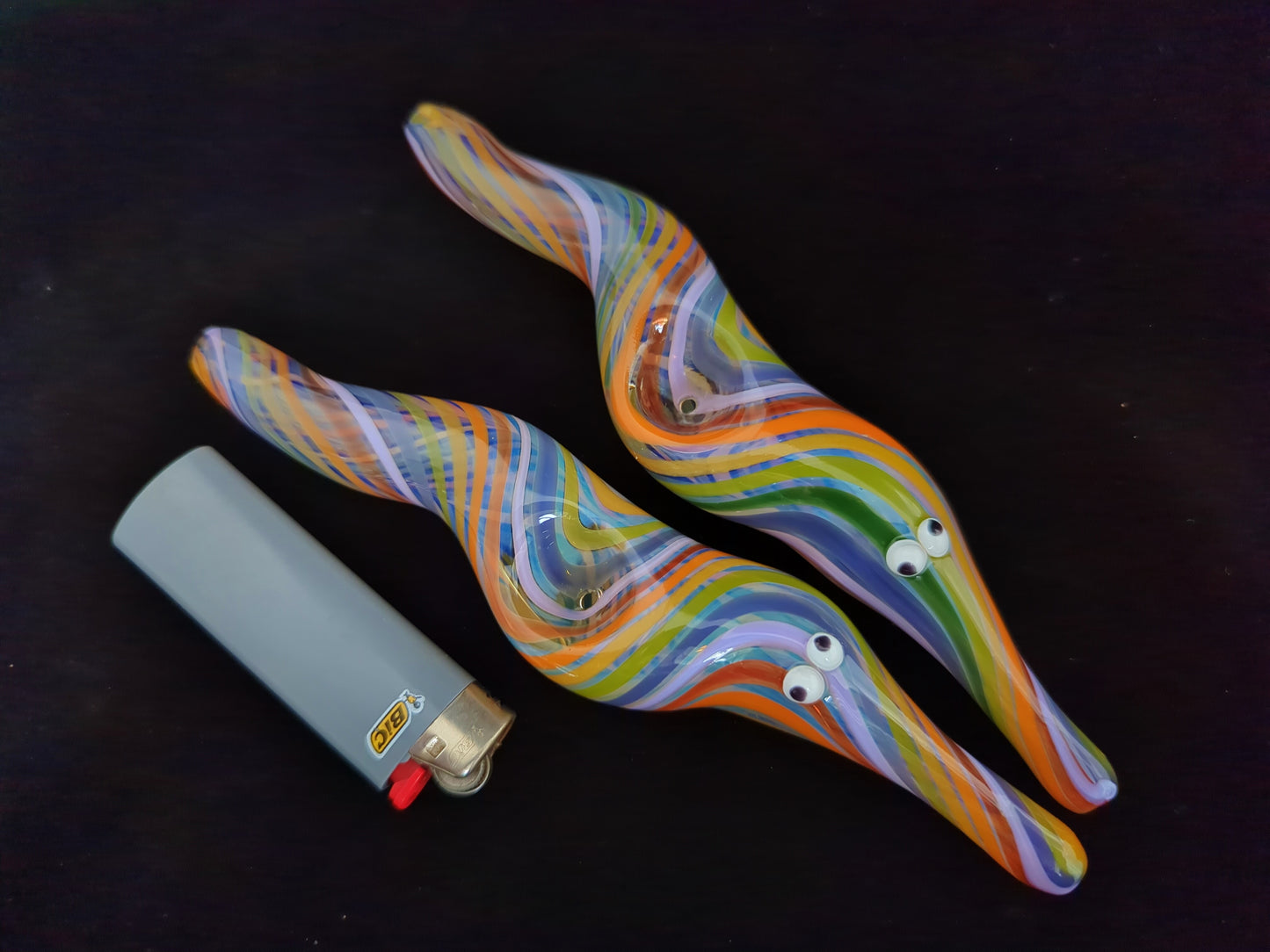 Glass Magic Worm Pipe (Rainbow Version)