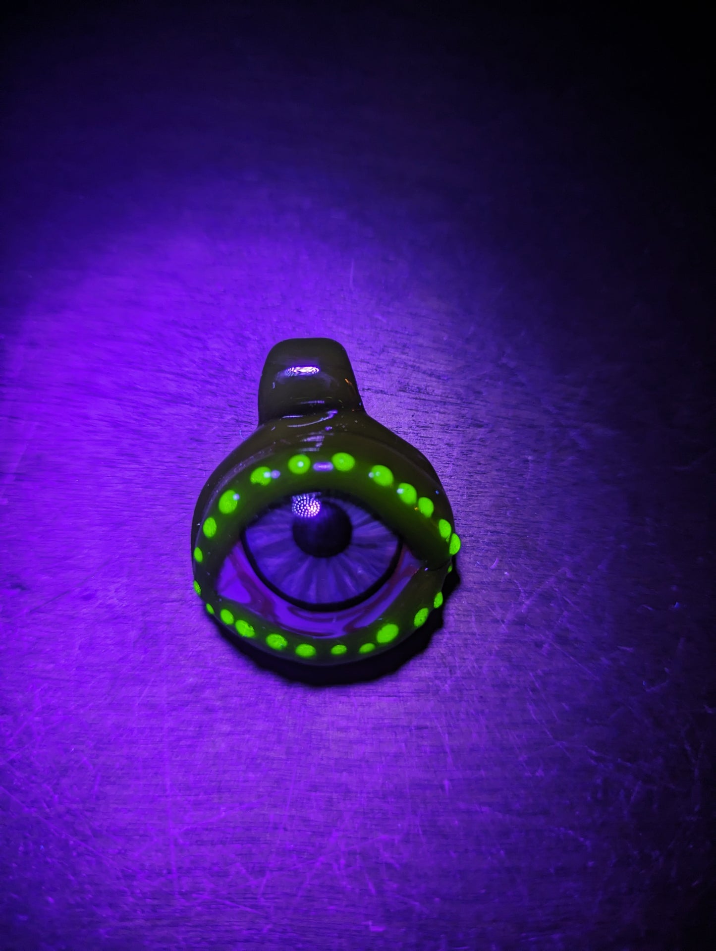 Detailed Glass Eye Pendant - UV Glow