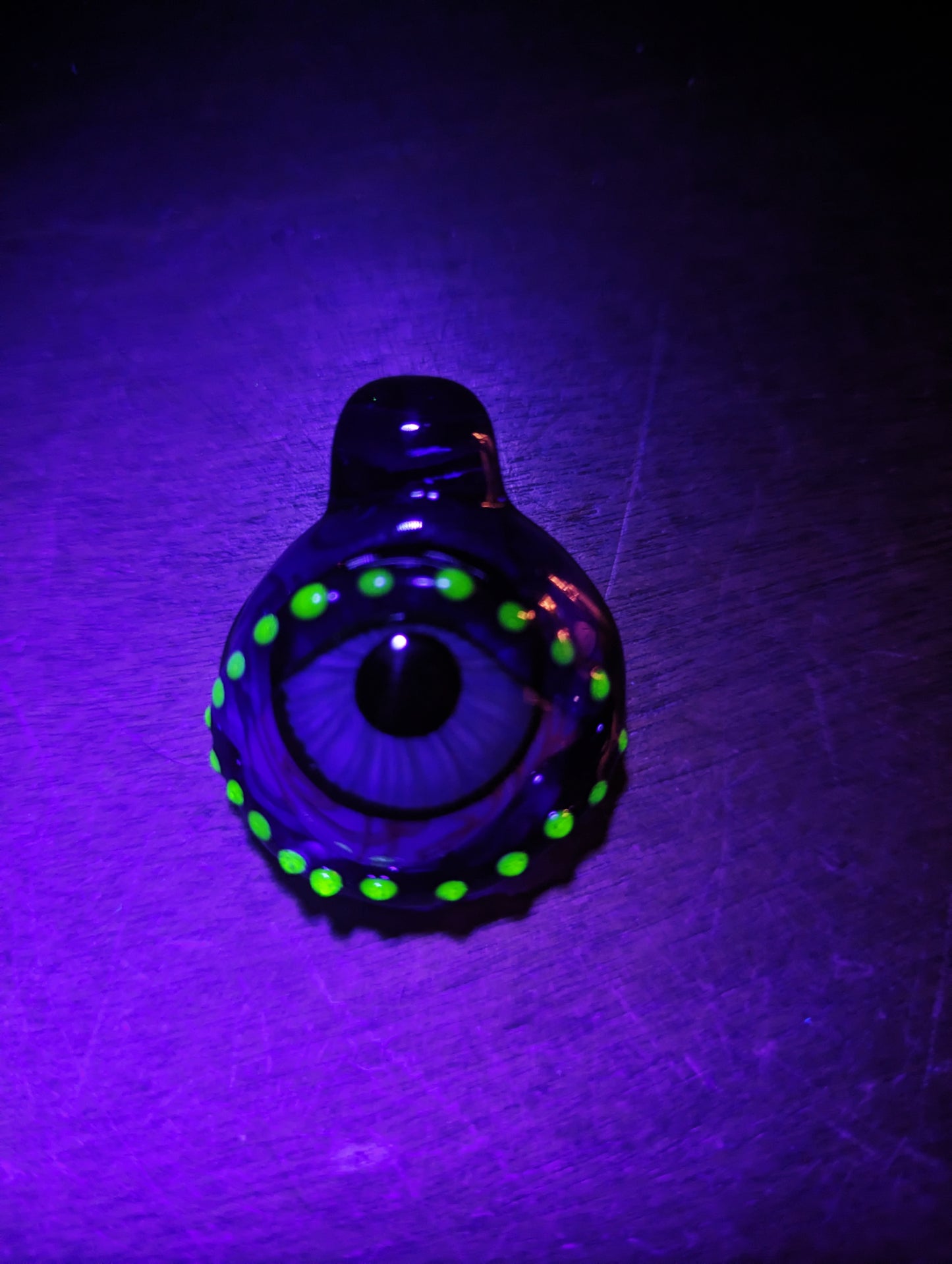 Detailed Glass Eye Pendant - UV Glow
