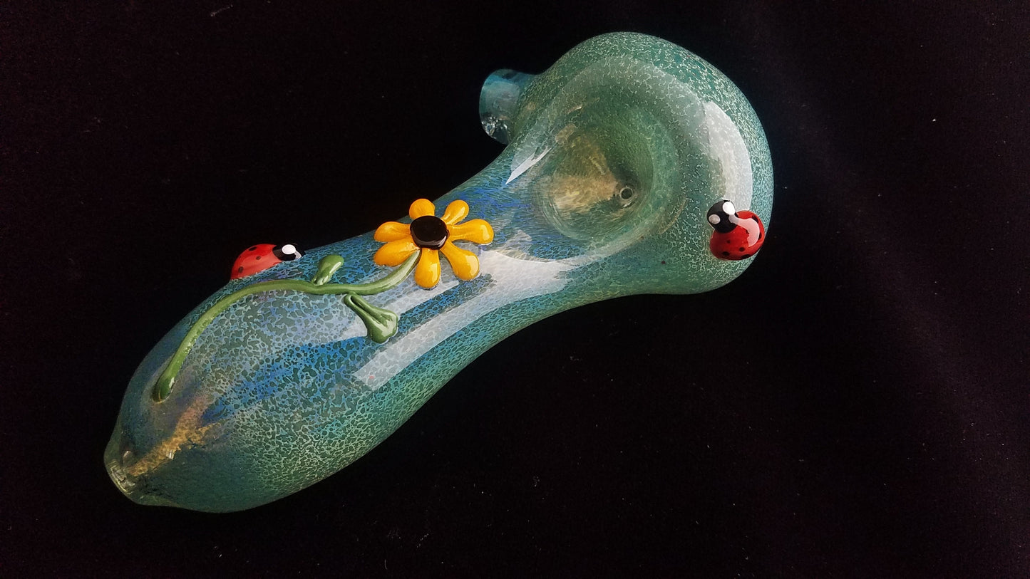 Glass Daisy & Ladybugs Pipe