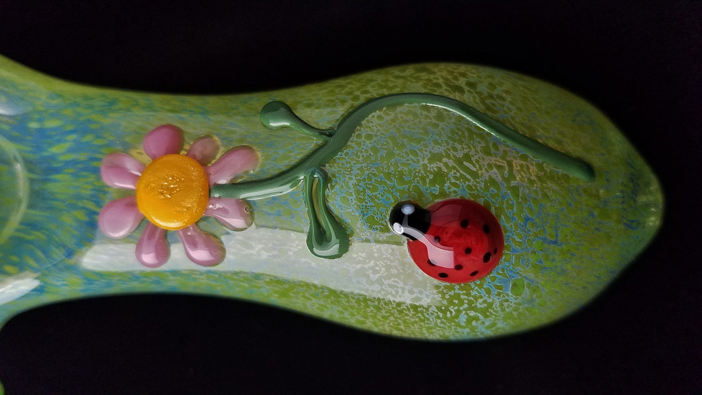 Glass Daisy and Ladybug Pipe