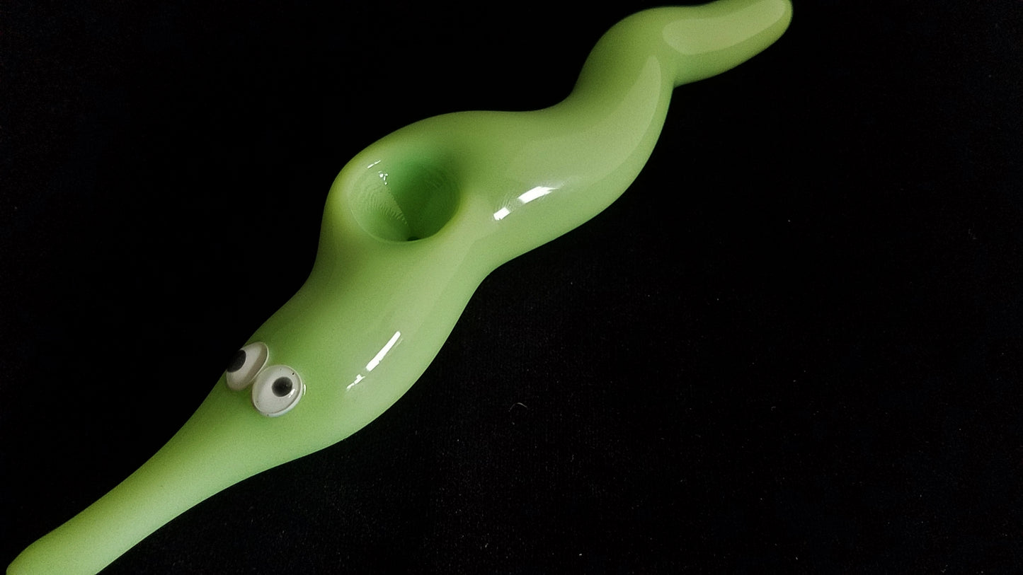 Glass Magic Worm Pipe (Solid Green Version)