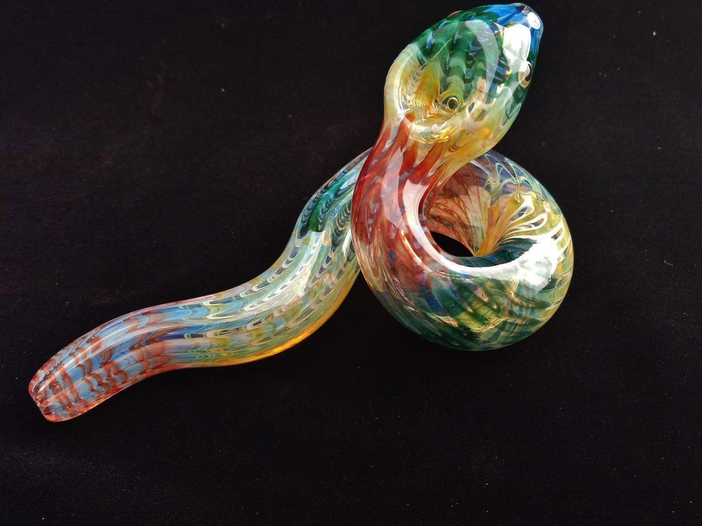 Color Changing Glass Snake Pipe (Rasta)