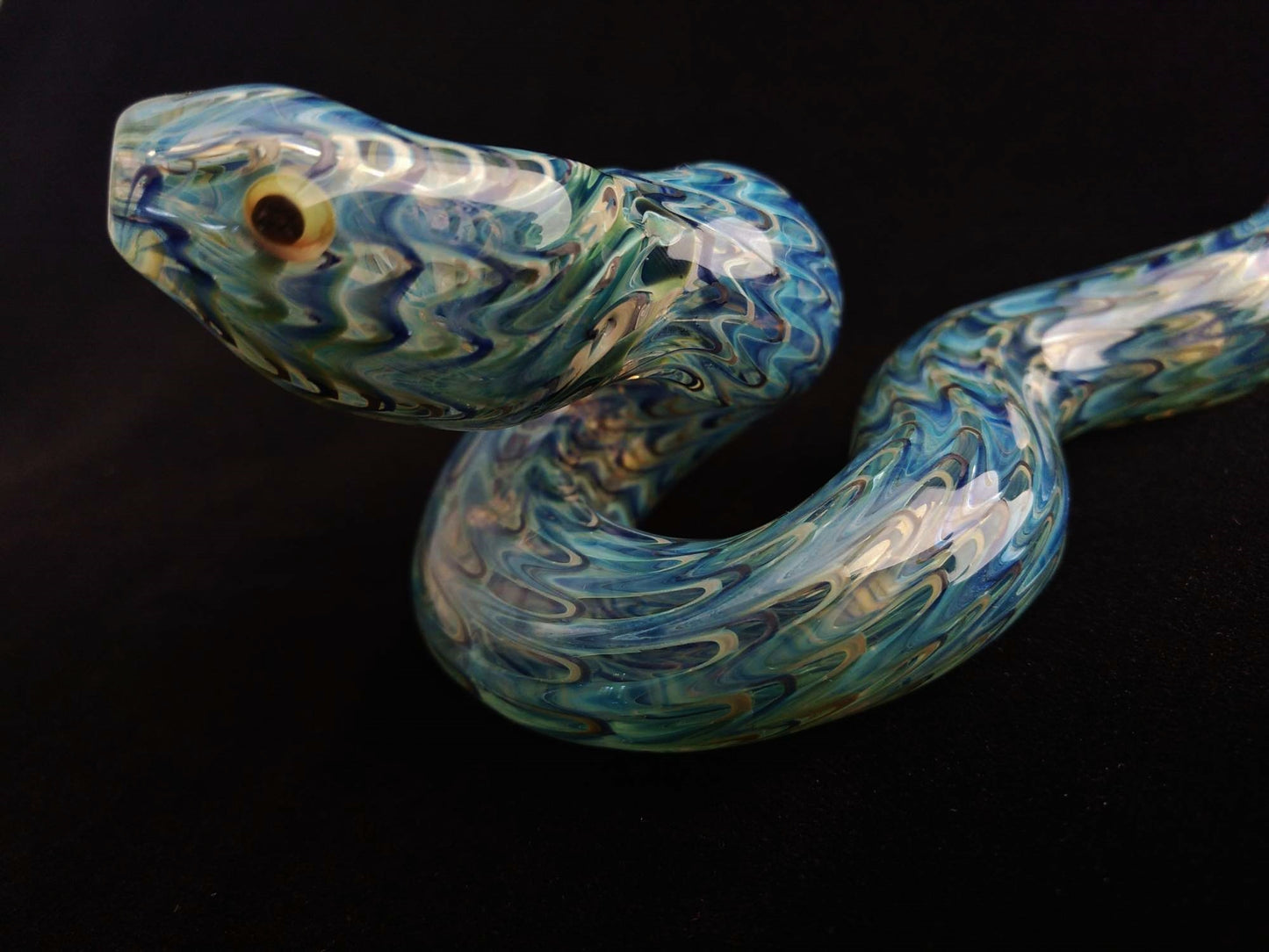 Color Changing Glass Snake Pipe (Blue)