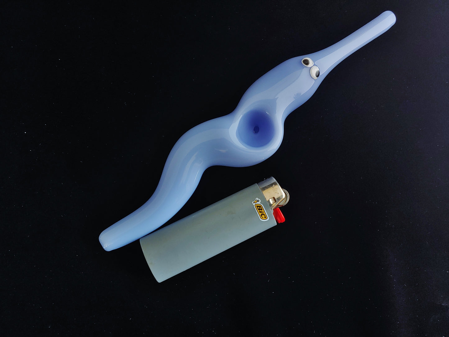 Glass Magic Worm Pipe (Solid Blue Version)
