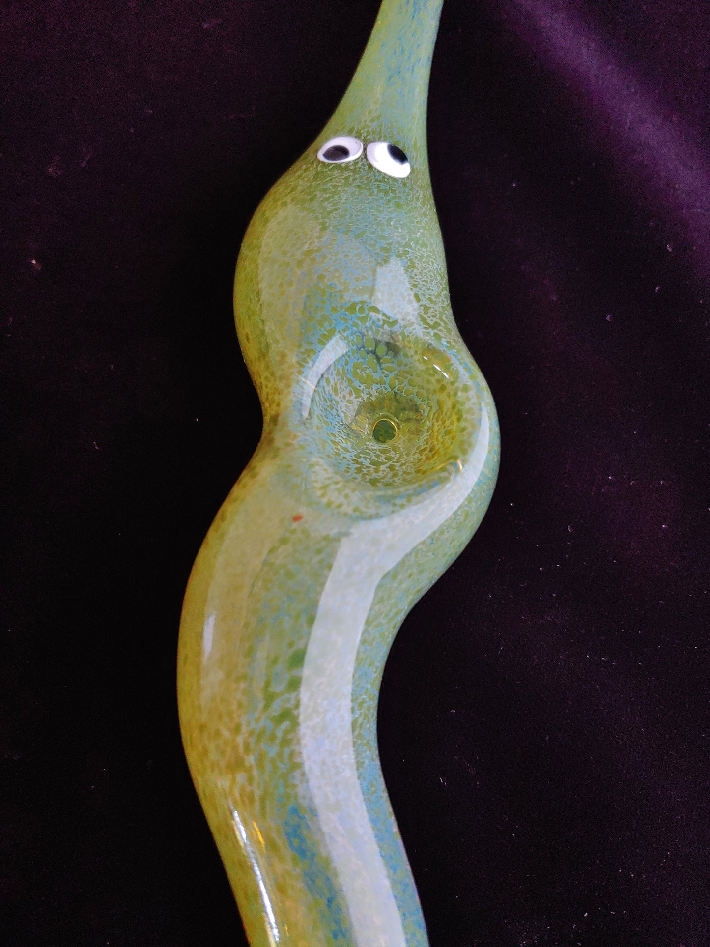 Glass Magic Worm Pipe (Green Version)