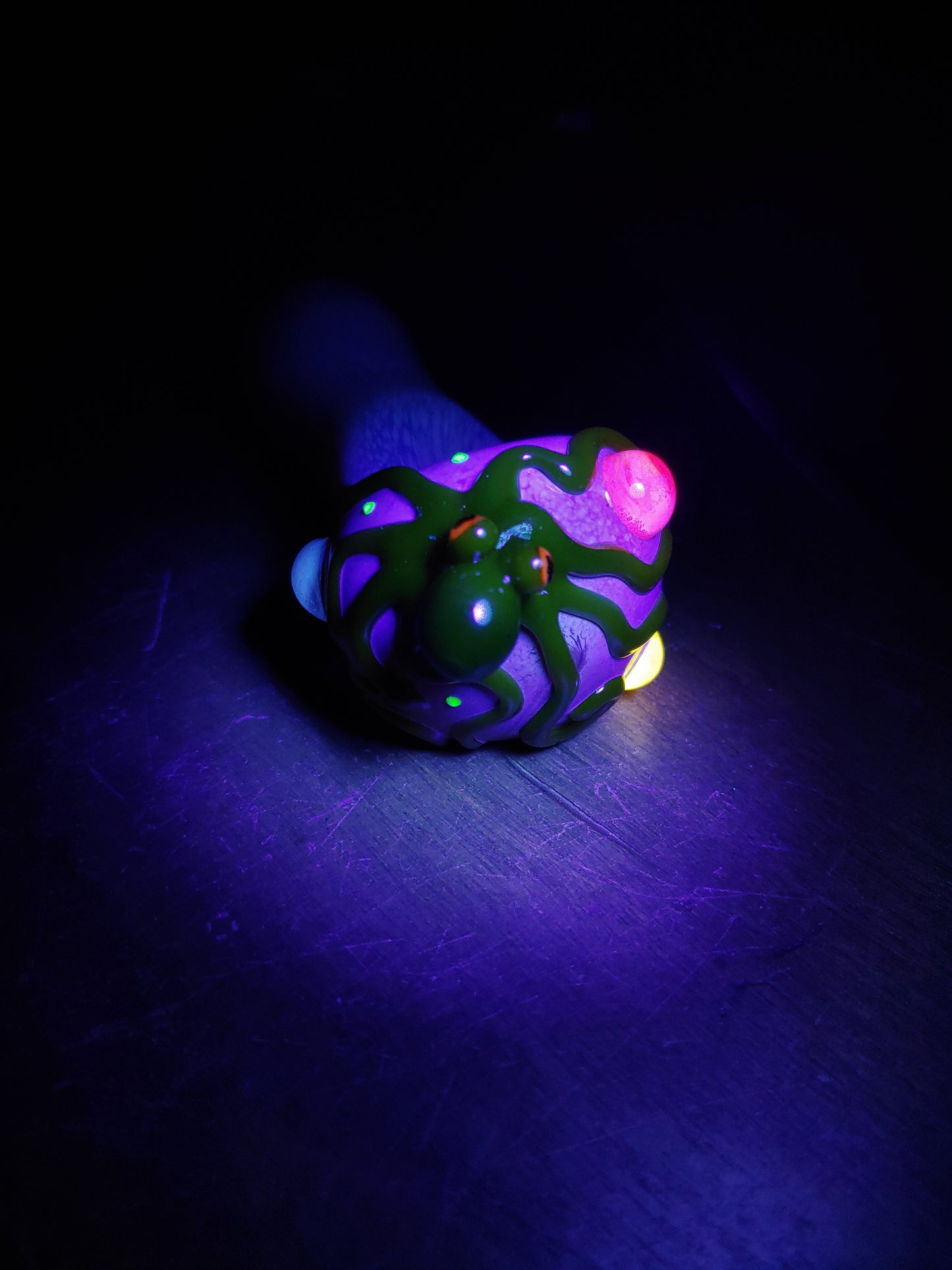 Glass Octopus Pipe | UV Glow