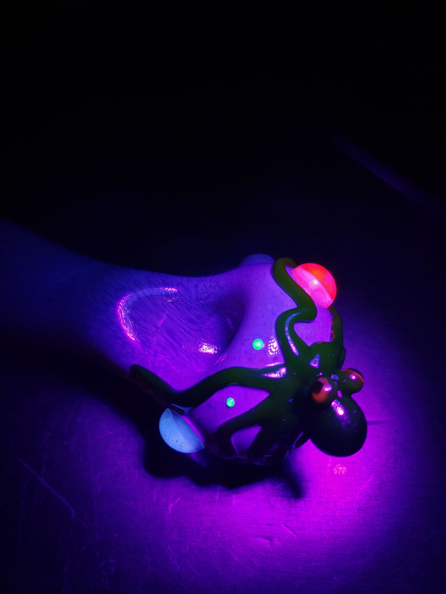 Glass Octopus Pipe | UV Glow