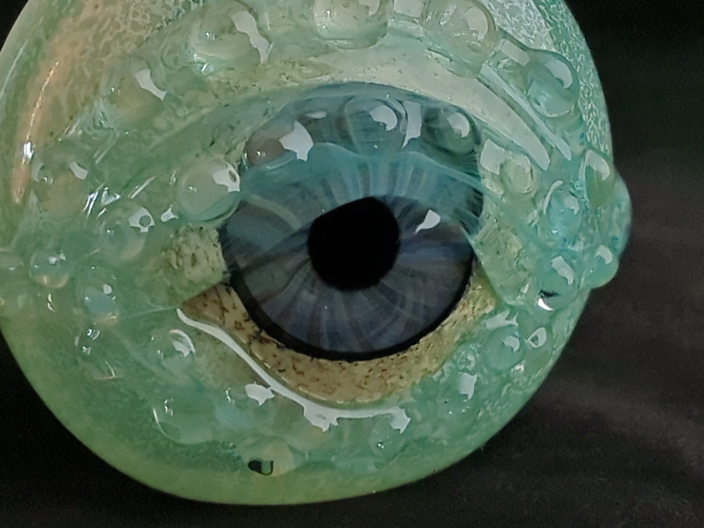 Detailed Glass Eye Pipe