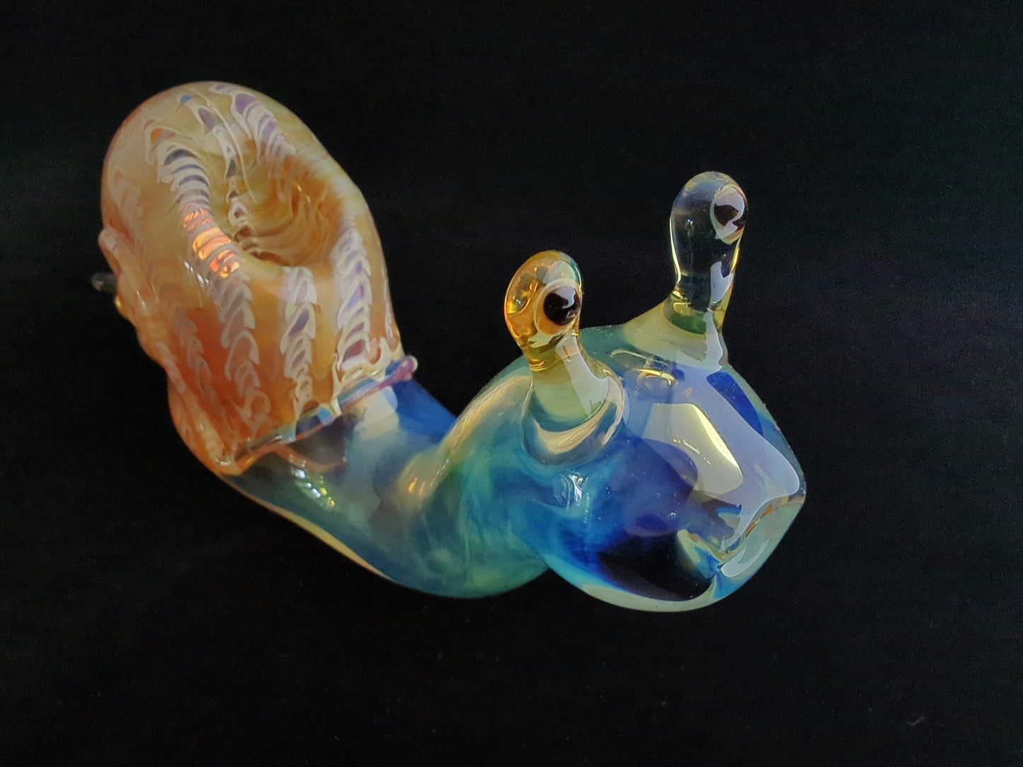 Color Changing Glass Snail Pipe - Golden