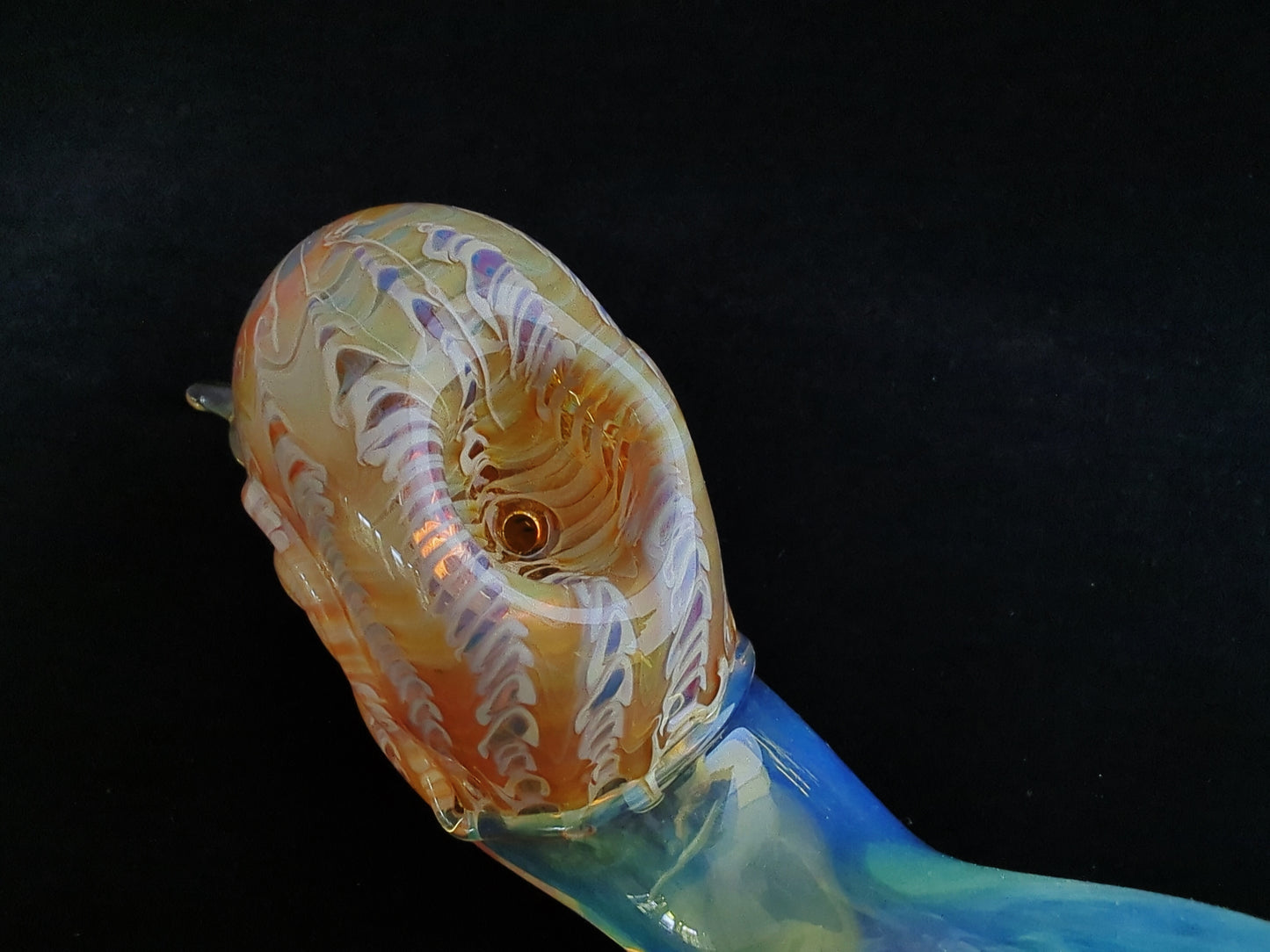 Color Changing Glass Snail Pipe - Golden