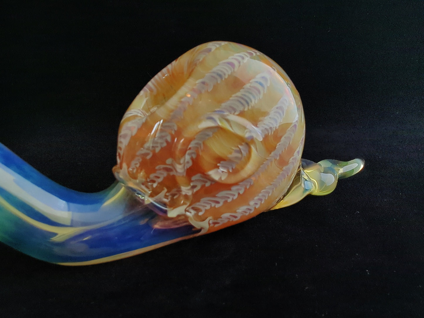 Color Changing Glass Snail Pipe - Golden